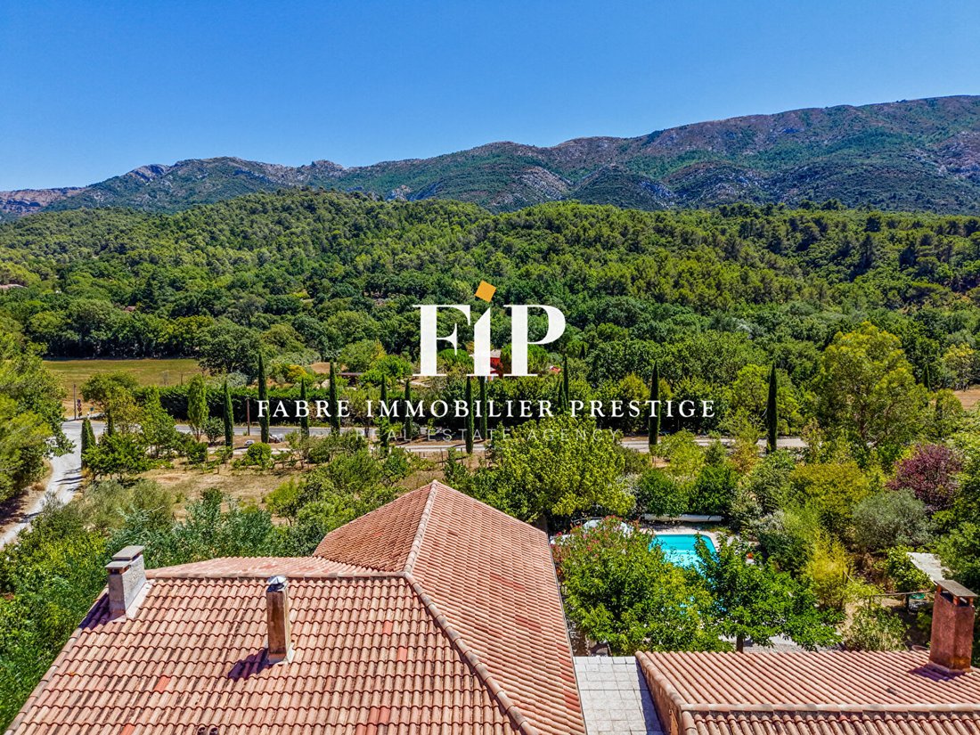Villa in Vauvenargues, Provence-Alpes-Côte d'Azur, France 2 - 18536488