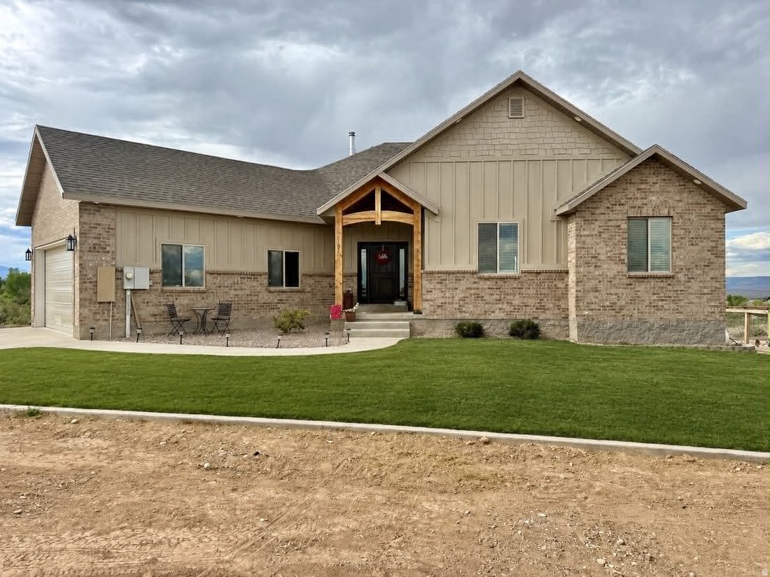 House in Vernal, Utah, United States 1 - 18535078