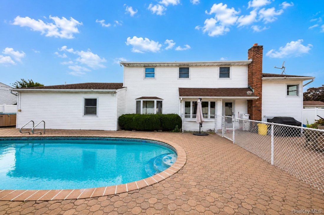 House in Massapequa Park, New York, United States 5 - 18535221