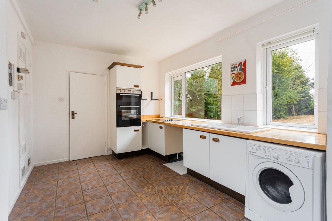 House in Horley, England 3 - 18533364