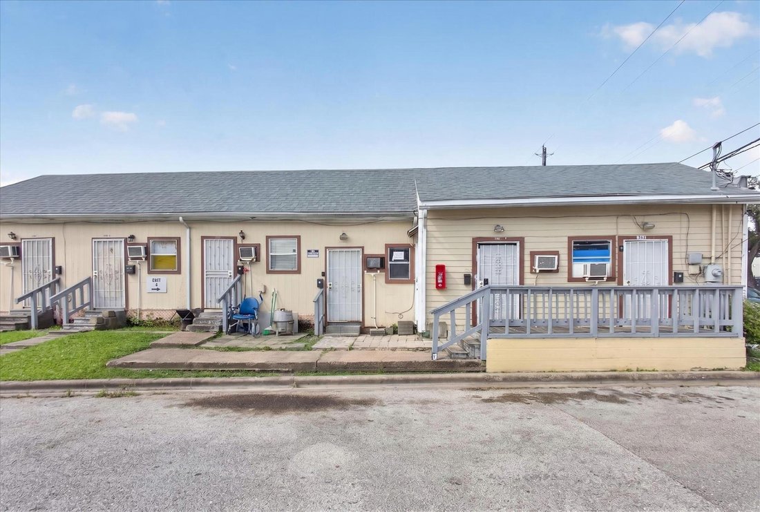 Houston, Texas, United States 3 - 18532727