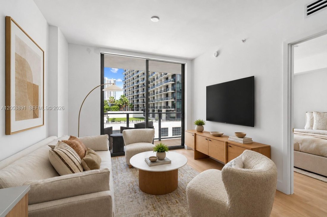 Condo in Miami, Florida, United States 4 - 18536120