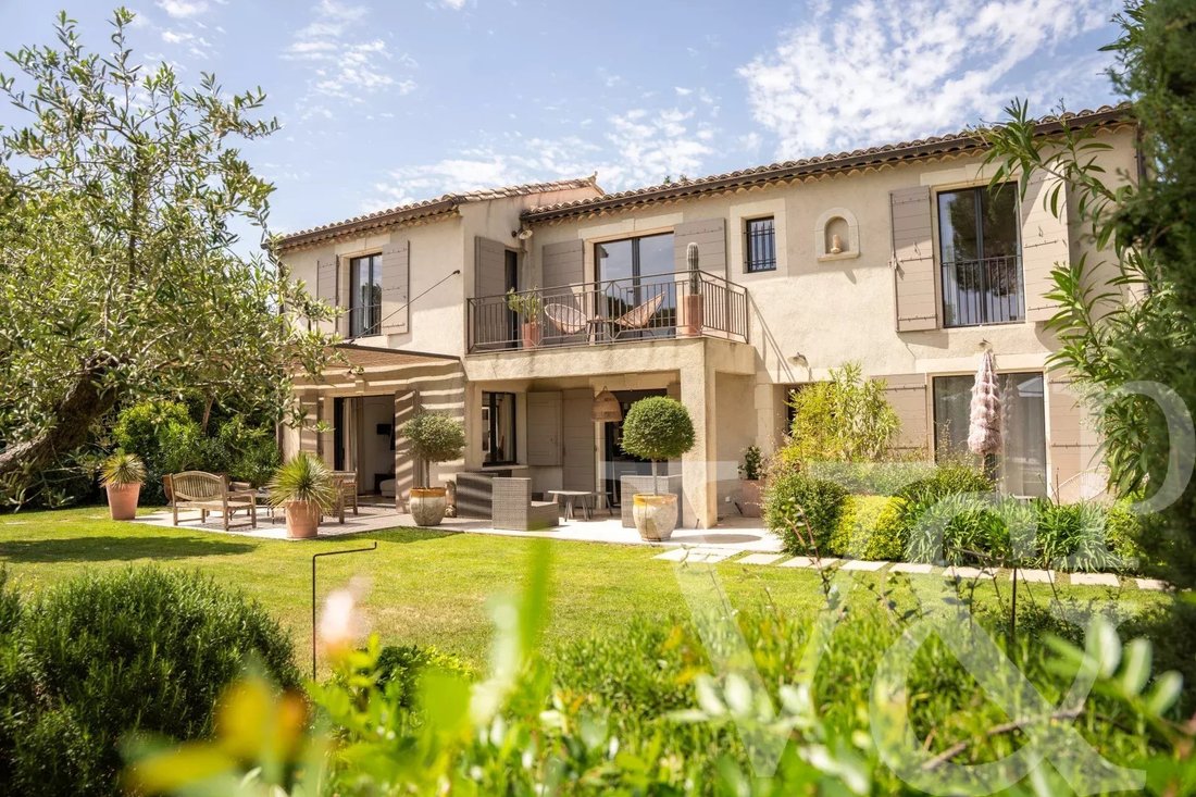 House in Eygalières, Provence-Alpes-Côte d'Azur, France 3 - 17247943