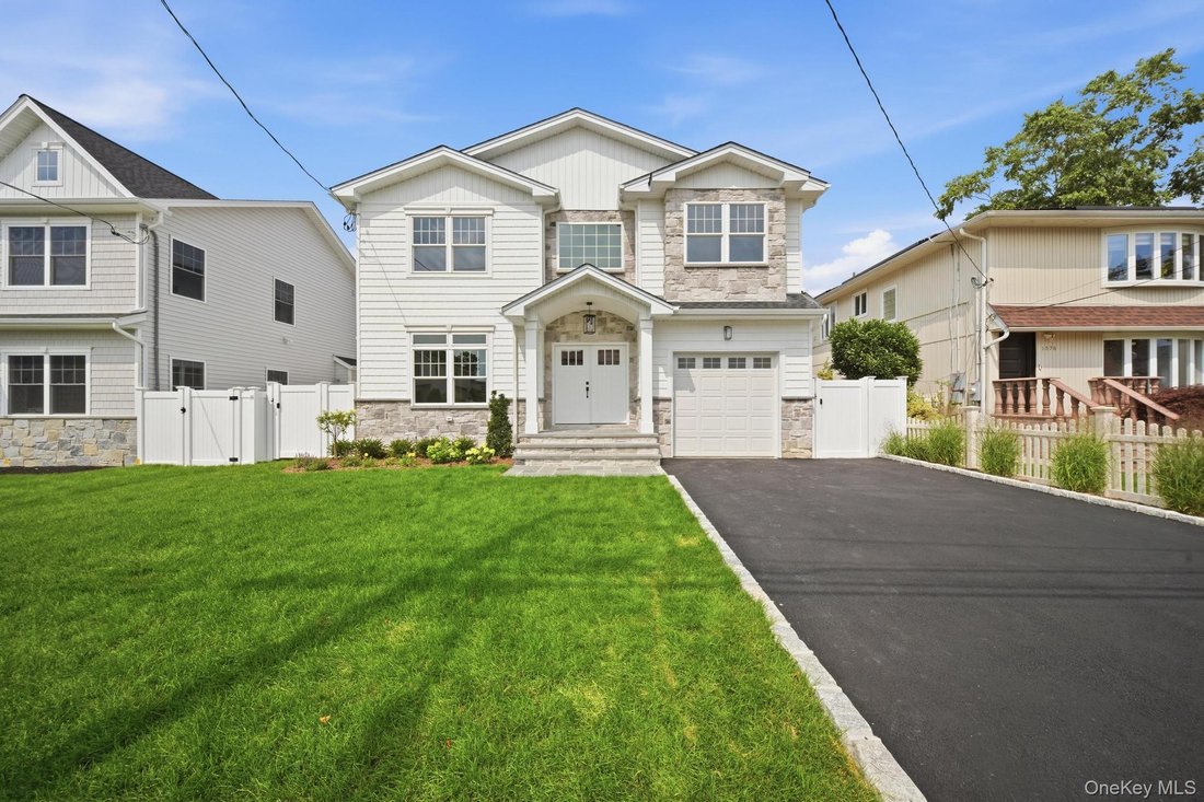 House in Merrick, New York, United States 1 - 18535214