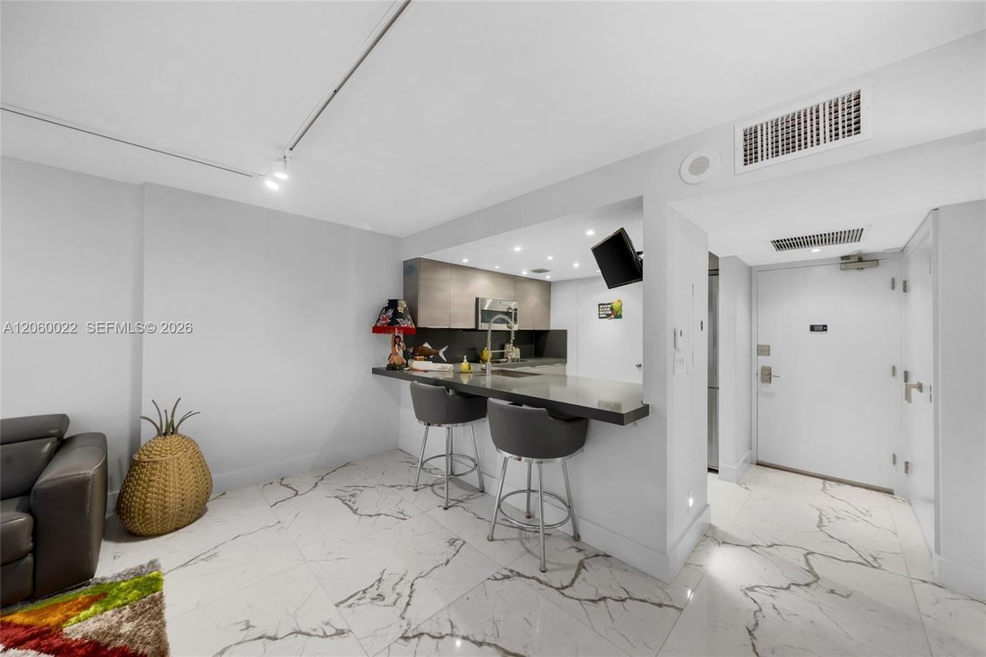 Condo in Miami Beach, Florida, United States 4 - 18536086