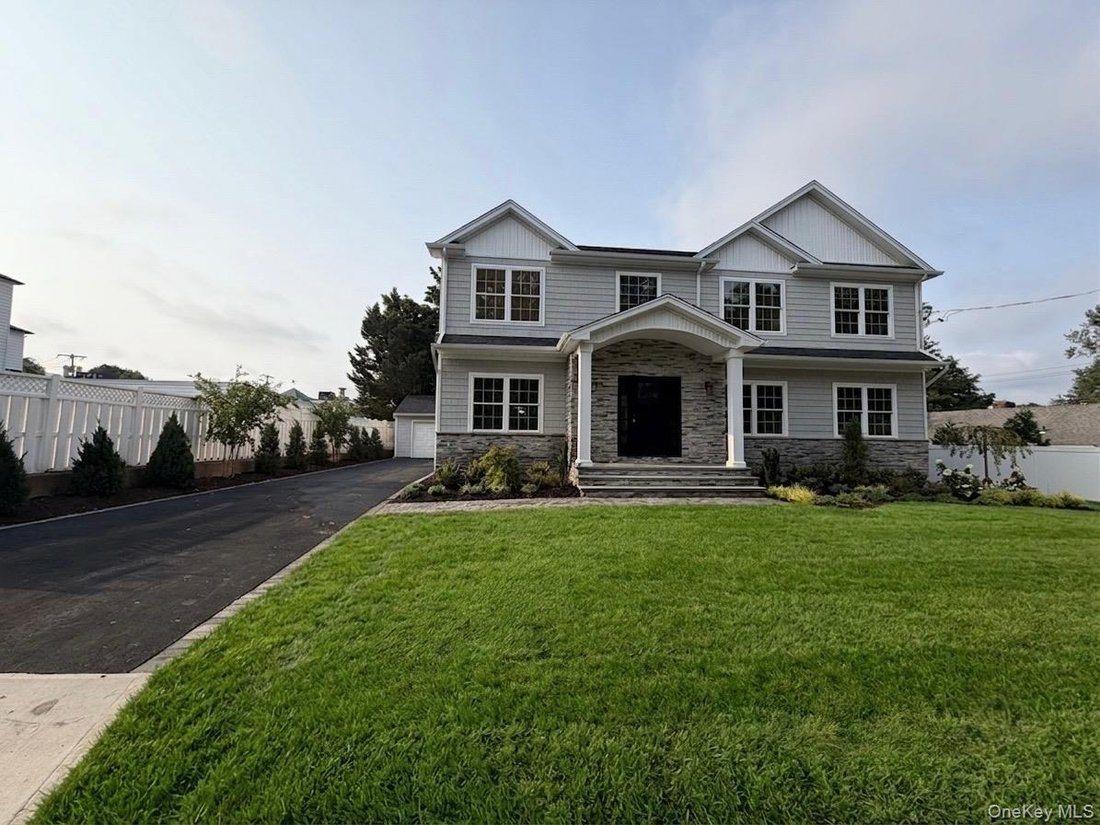 House in Syosset, New York, United States 1 - 18455497