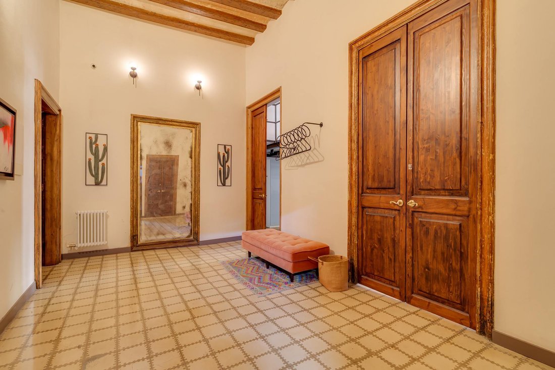 Apartment in Ciutat Vella, Barcelona, Spain 2 - 18532518
