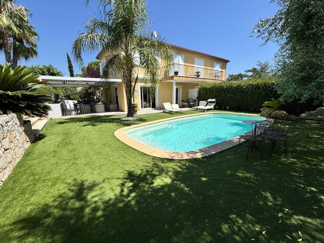 House in Mougins, Provence-Alpes-Côte d'Azur, France 1 - 18533432