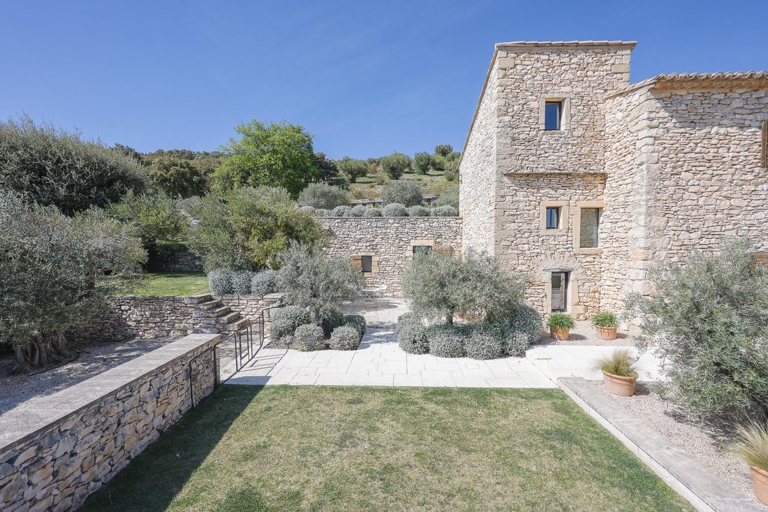 Estate in Gordes, Switzerland 4 - 18534072
