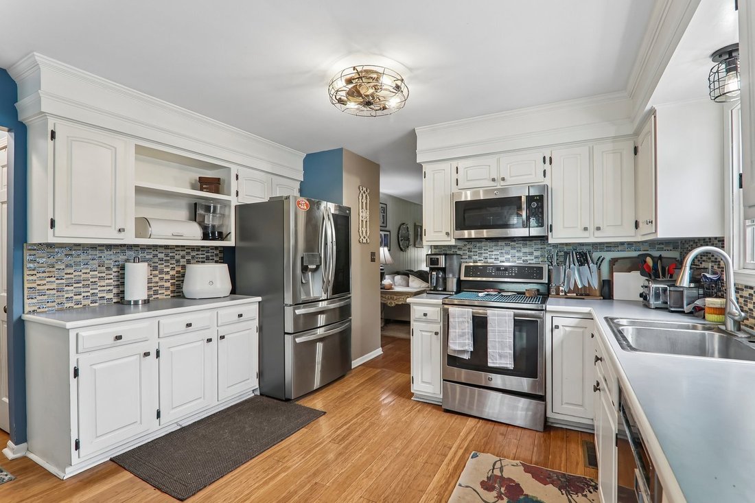 House in Bolingbrook, Illinois, United States 4 - 18532973