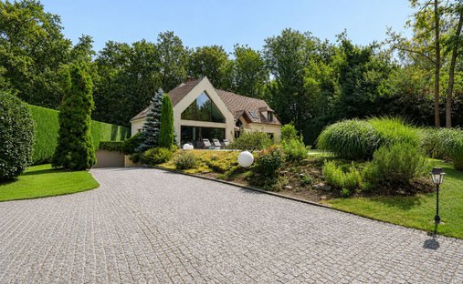 House in Chantilly, Hauts-de-France, France 1