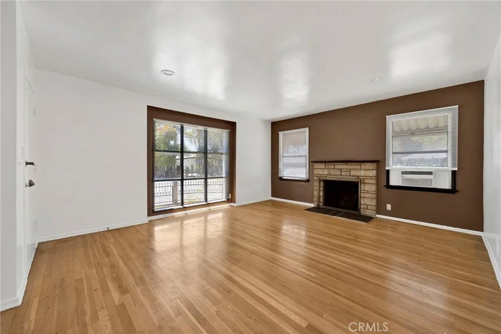 Los Angeles, California, United States 4 - 18532924