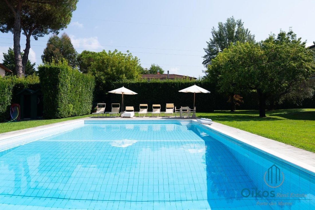 Villa in Caranna-Vaiana, Forte dei Marmi, Tuscany 3 - 18534929