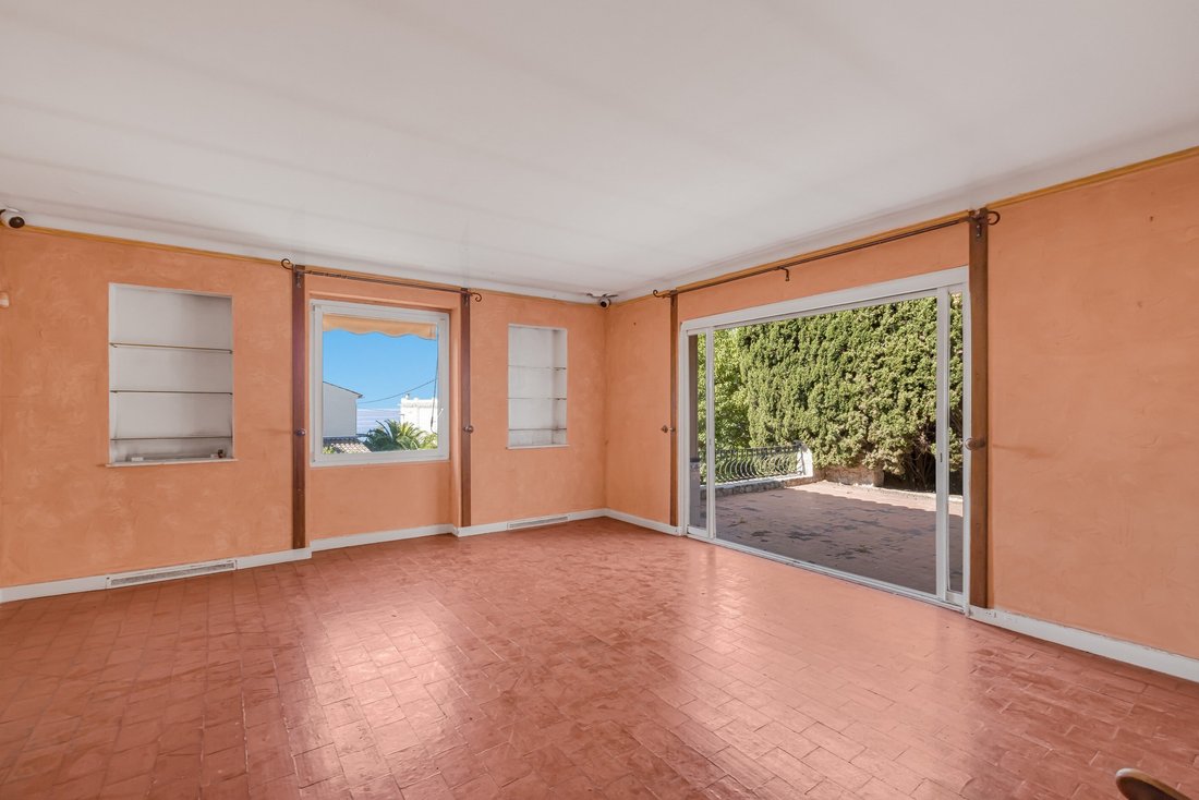 House in Saint Nicolas, Cannes, France 3 - 18533897