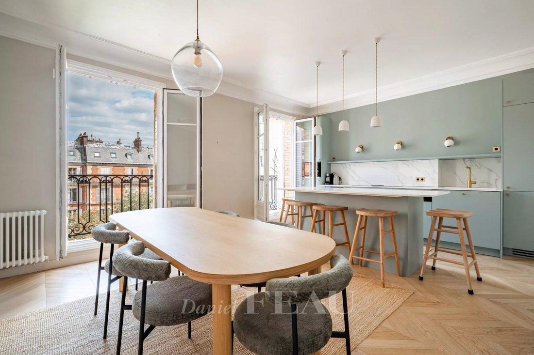 Apartment in Paris 8e Arrondissement, Paris, France 1 - 18533496