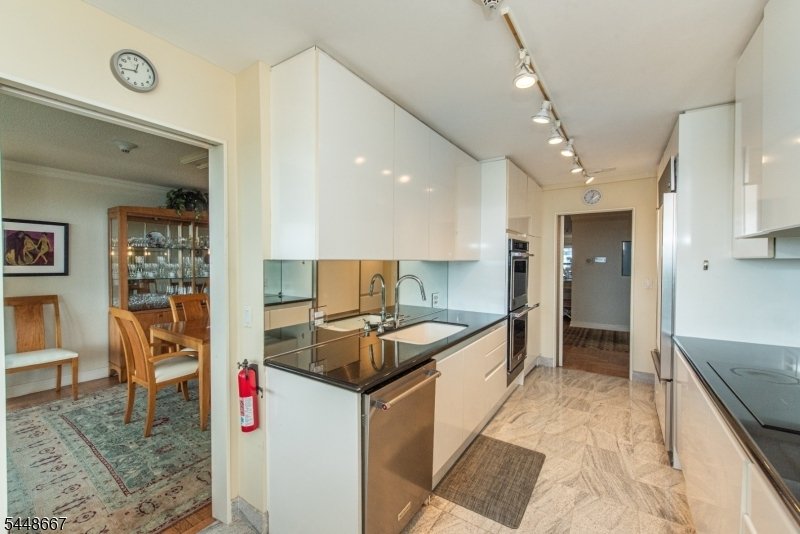 Condo in Verona, New Jersey, United States 3 - 18532432