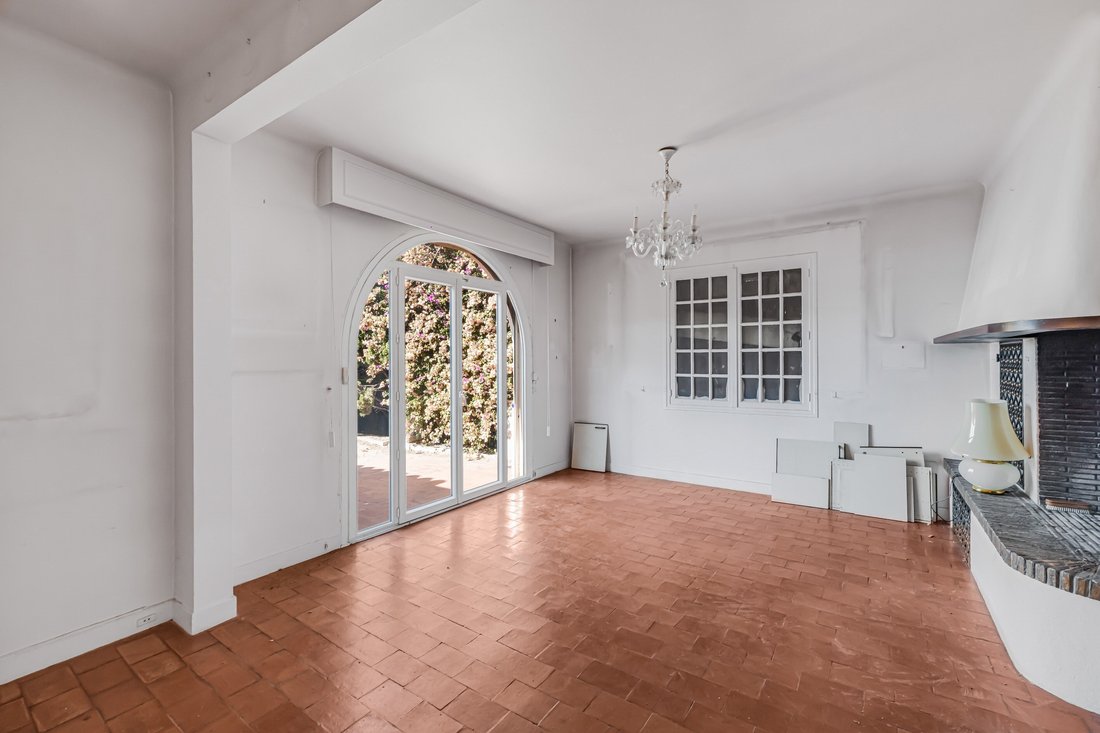 House in Saint Nicolas, Cannes, France 4 - 18533897