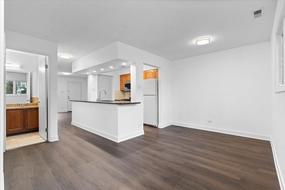 Condo in Chicago, Illinois, United States 2 - 18532980