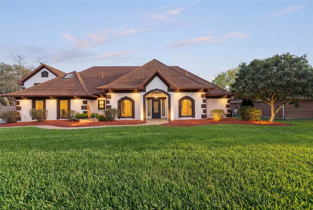 House in Friendswood, Texas, United States 1 - 18533760