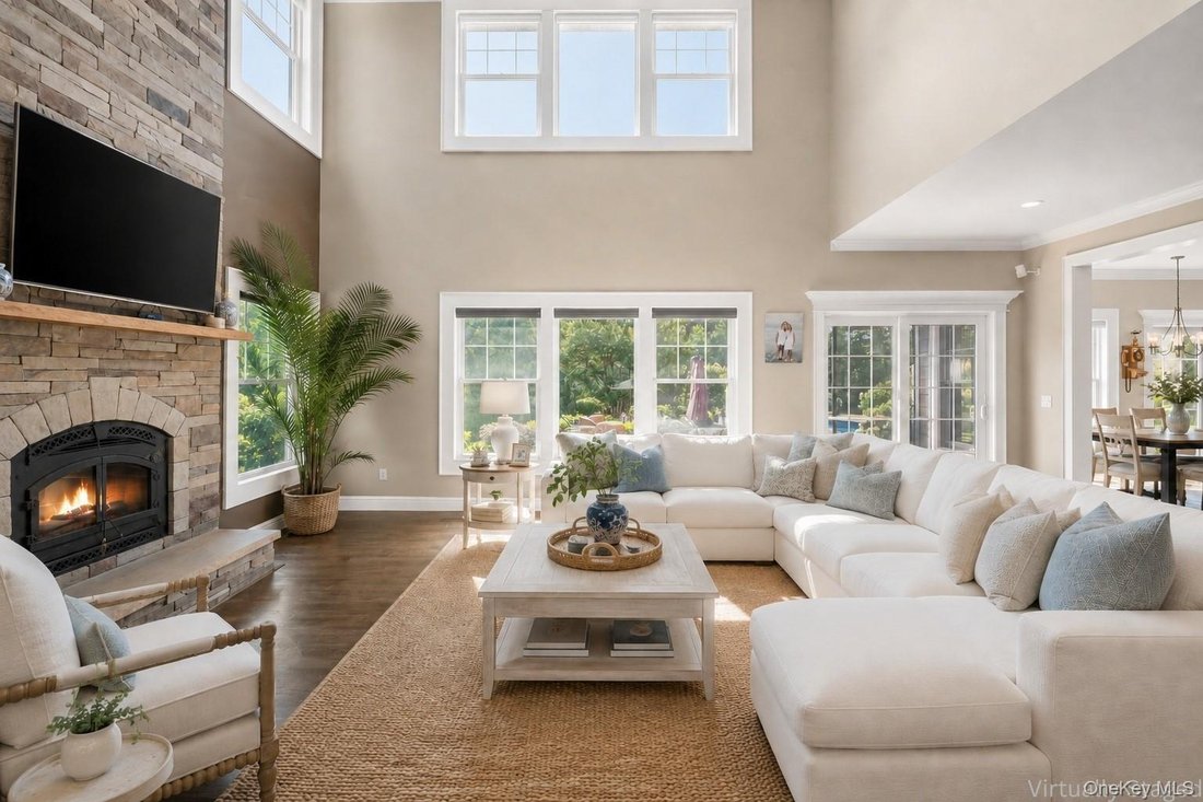 House in Center Moriches, New York, United States 5 - 18536027