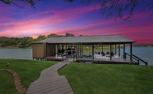 House in Scroggins, Texas, United States 1