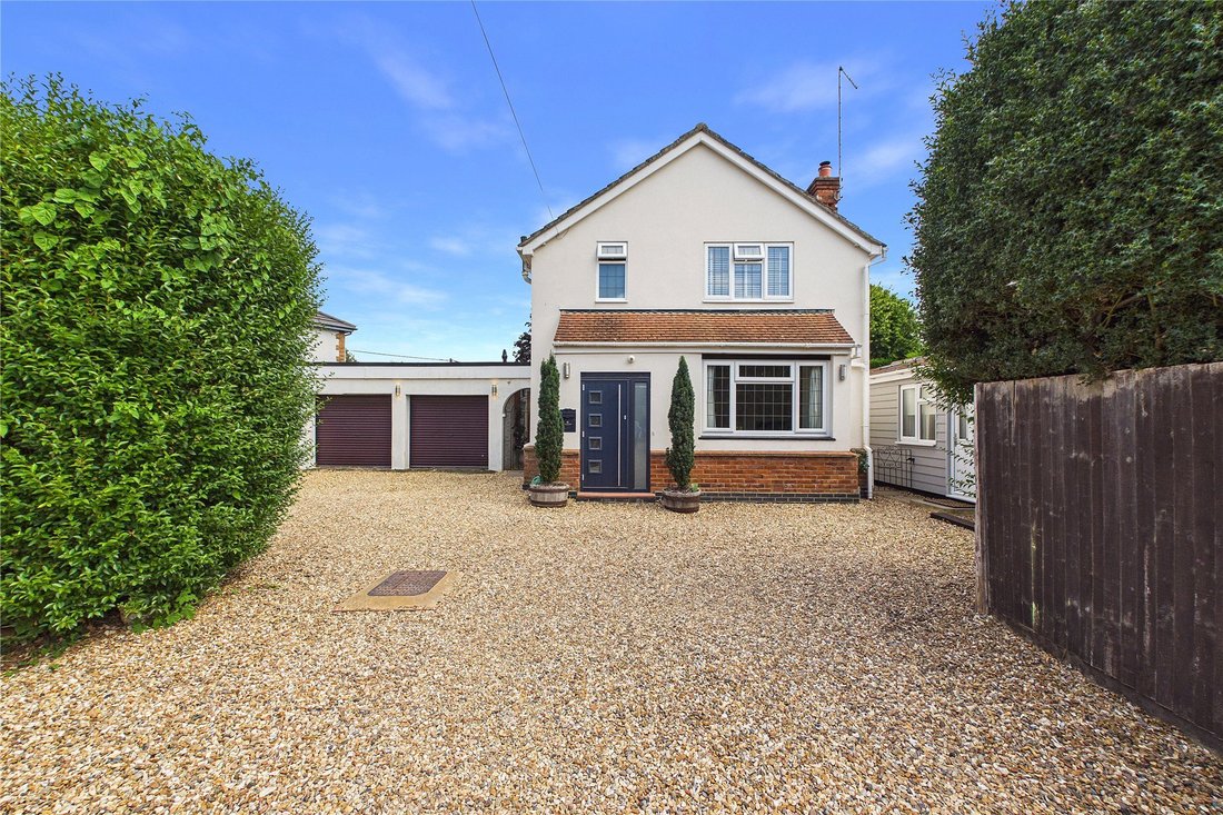 House in Surrey Heath, England 1 - 18532358