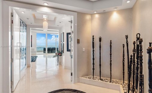 Condo in Golden Beach, Florida, United States 1