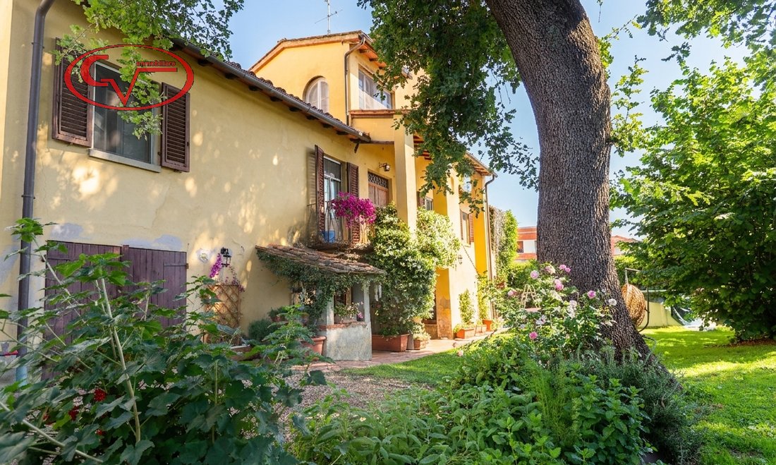 Villa in Vespucci-Marconi, Montevarchi, Italy 1 - 18536468