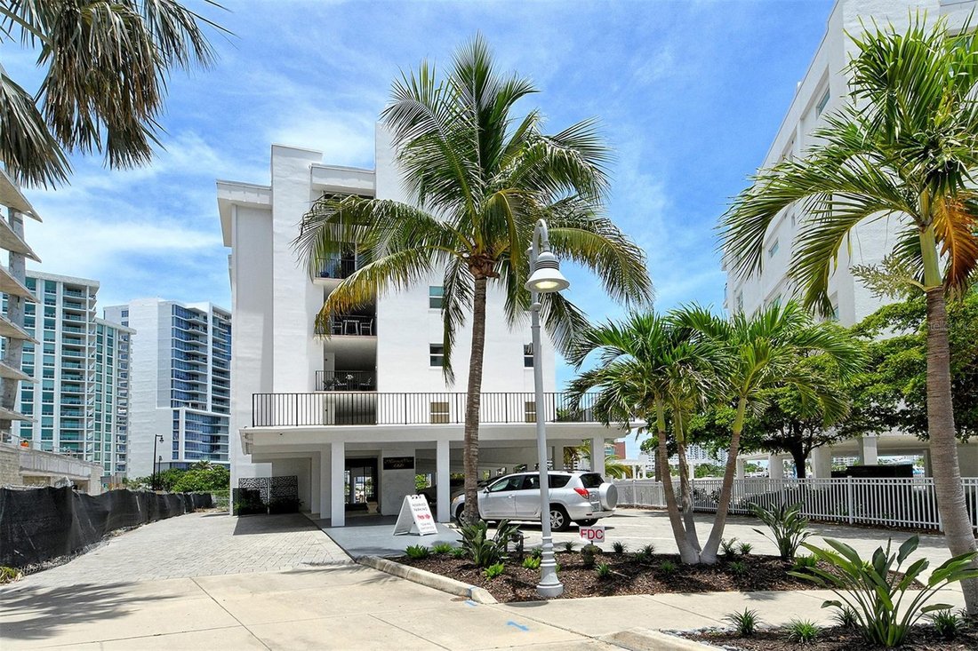 Condo in Sarasota, Florida, United States 4 - 18532601
