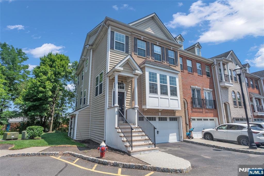 Townhouse in Secaucus, New Jersey, United States 2 - 18535478