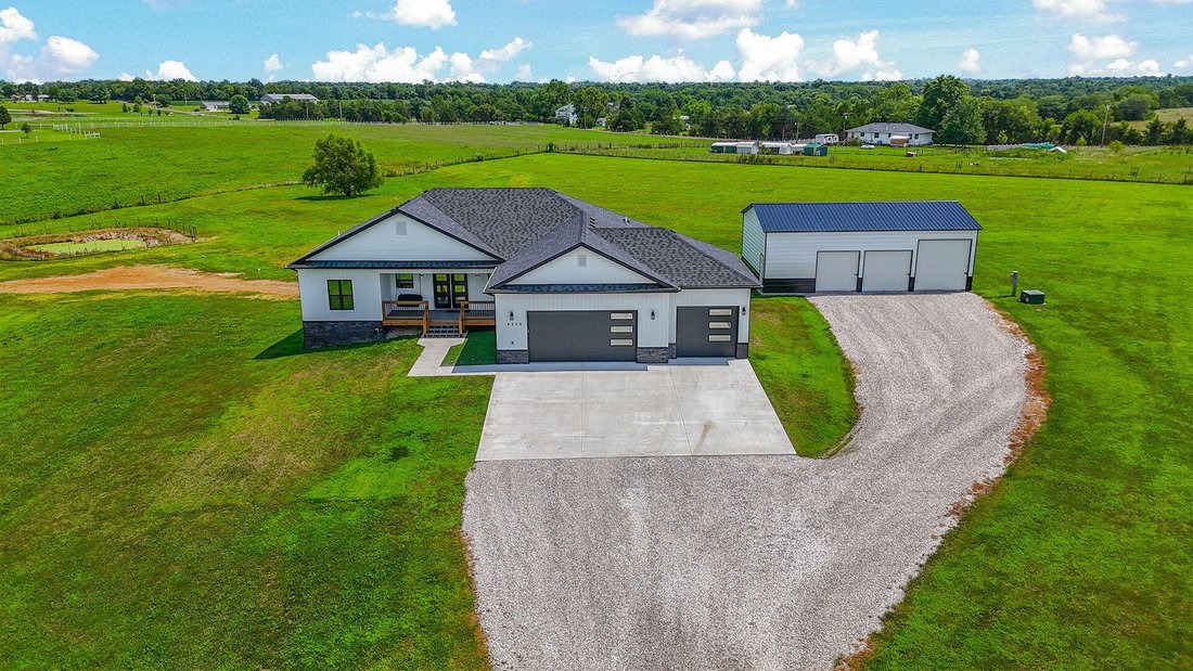 New Bloomfield, Missouri, United States 2 - 16870585