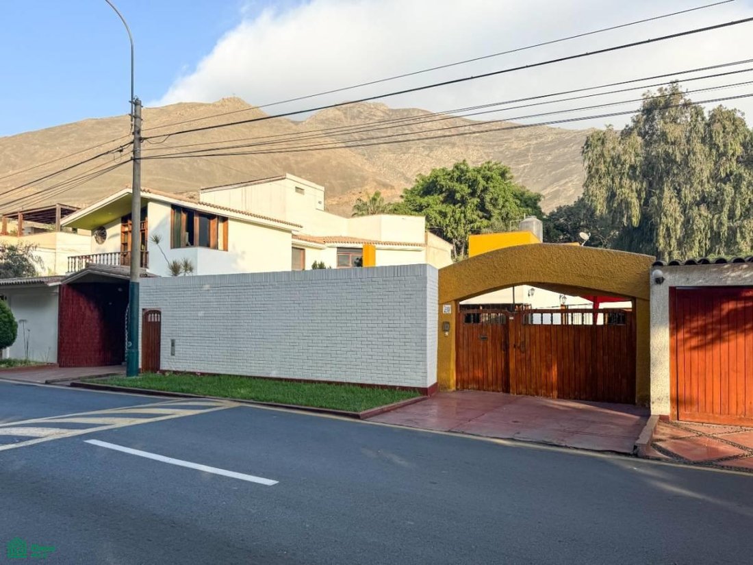 House in San Juan de Miraflores, Metropolitan Municipality of Lima, Peru 1 - 18183798