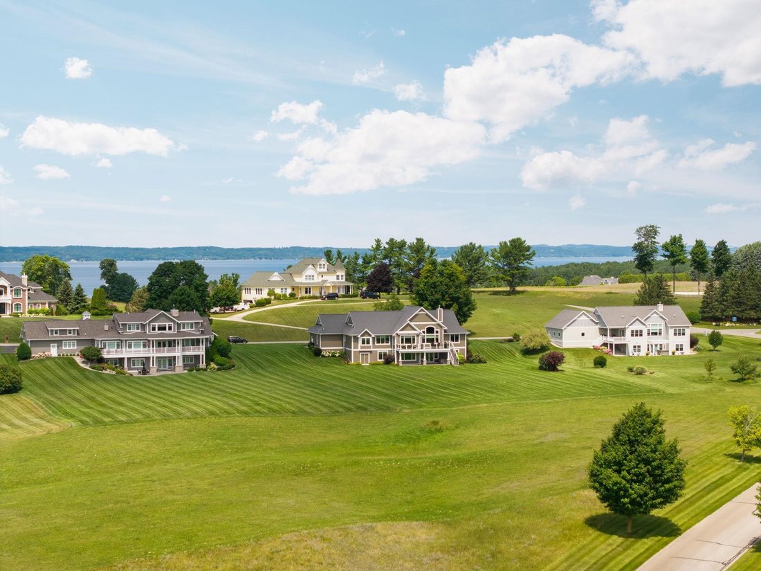 House in Traverse City, Michigan, United States 3 - 18535020