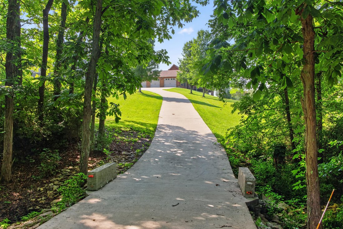House in Harrodsburg, Kentucky, United States 4 - 18321534