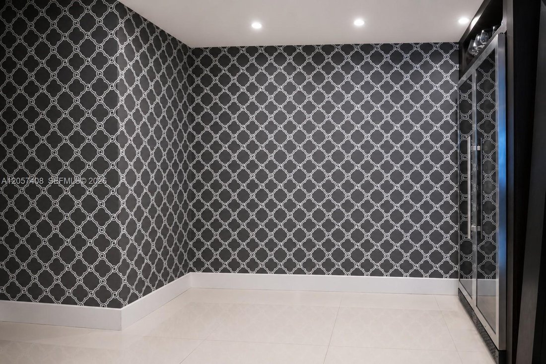 Condo in Miami, Florida, United States 3 - 18536072