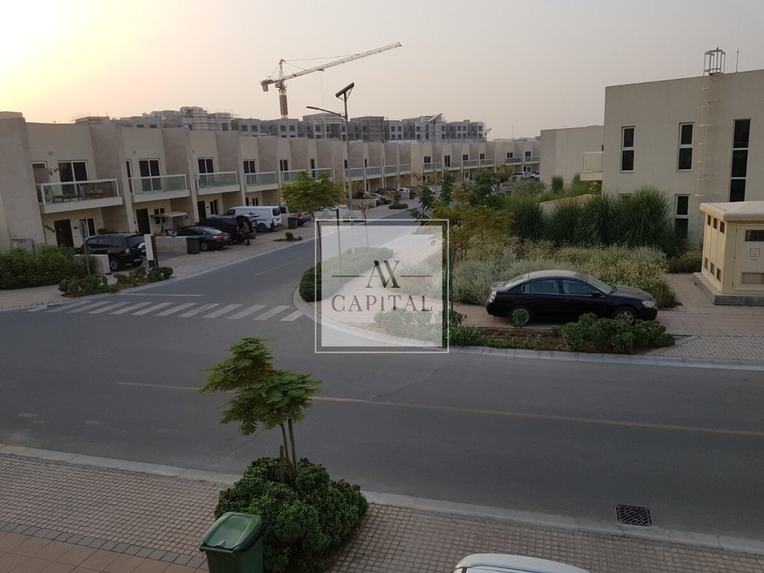 Townhouse in JVC / Jumeirah Village Circle, Dubai, United Arab Emirates 1 - 18533605