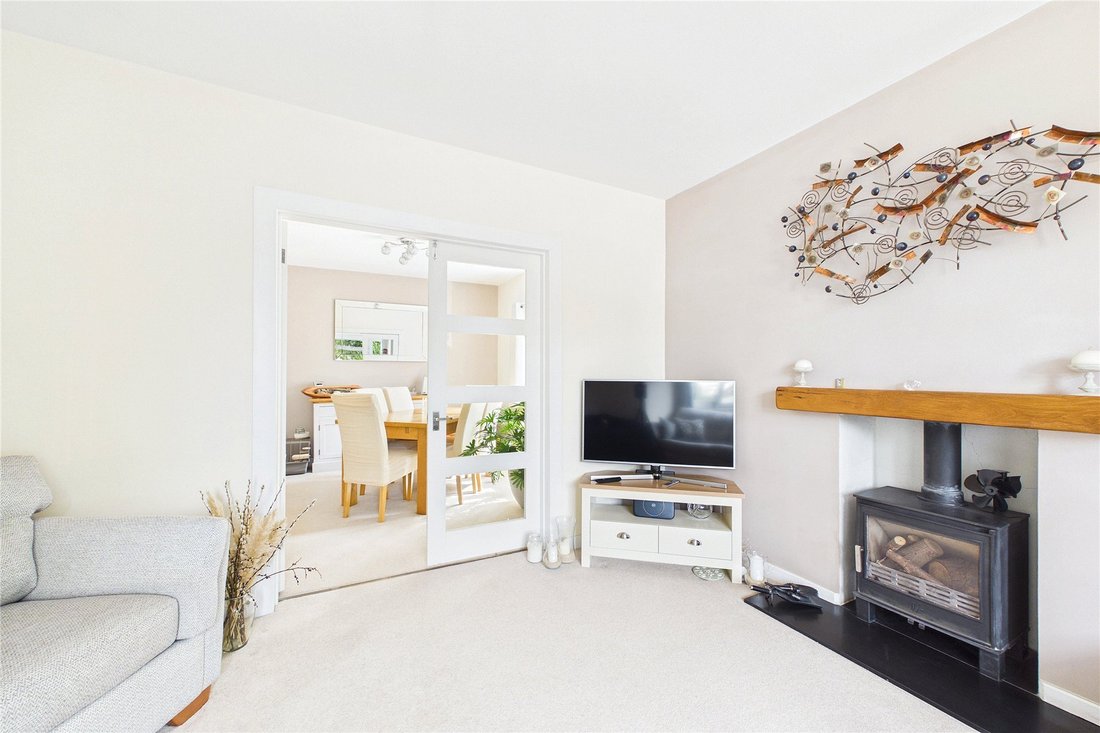 House in Surrey Heath, England 3 - 18532358