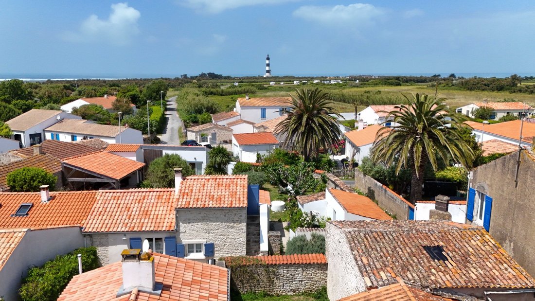 House in Saint-Denis-d'Oleron, Nouvelle-Aquitaine, France 1 - 18535921