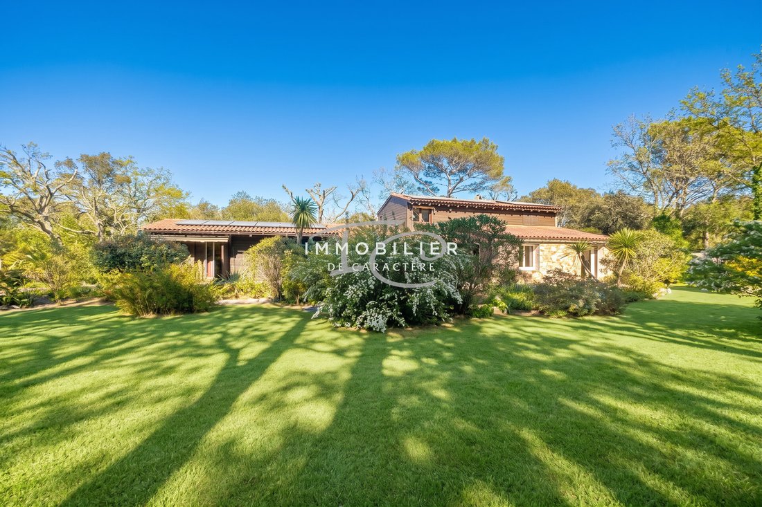 Villa in Gassin, Provence-Alpes-Côte d'Azur, France 1 - 17562839