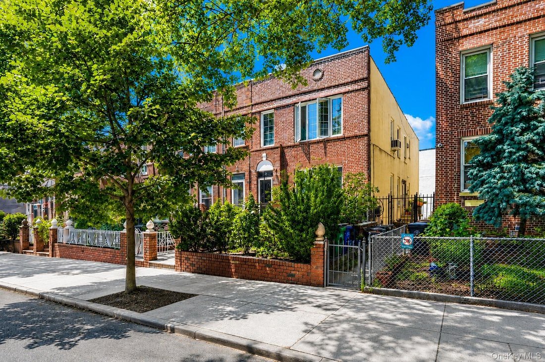 House in New York, New York, United States 1 - 18535234
