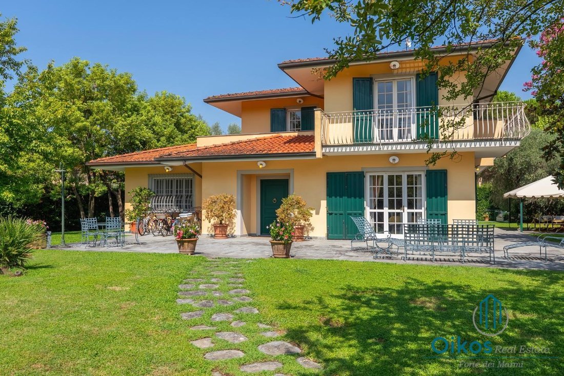 Villa in Caranna-Vaiana, Forte dei Marmi, Tuscany 2 - 18534929