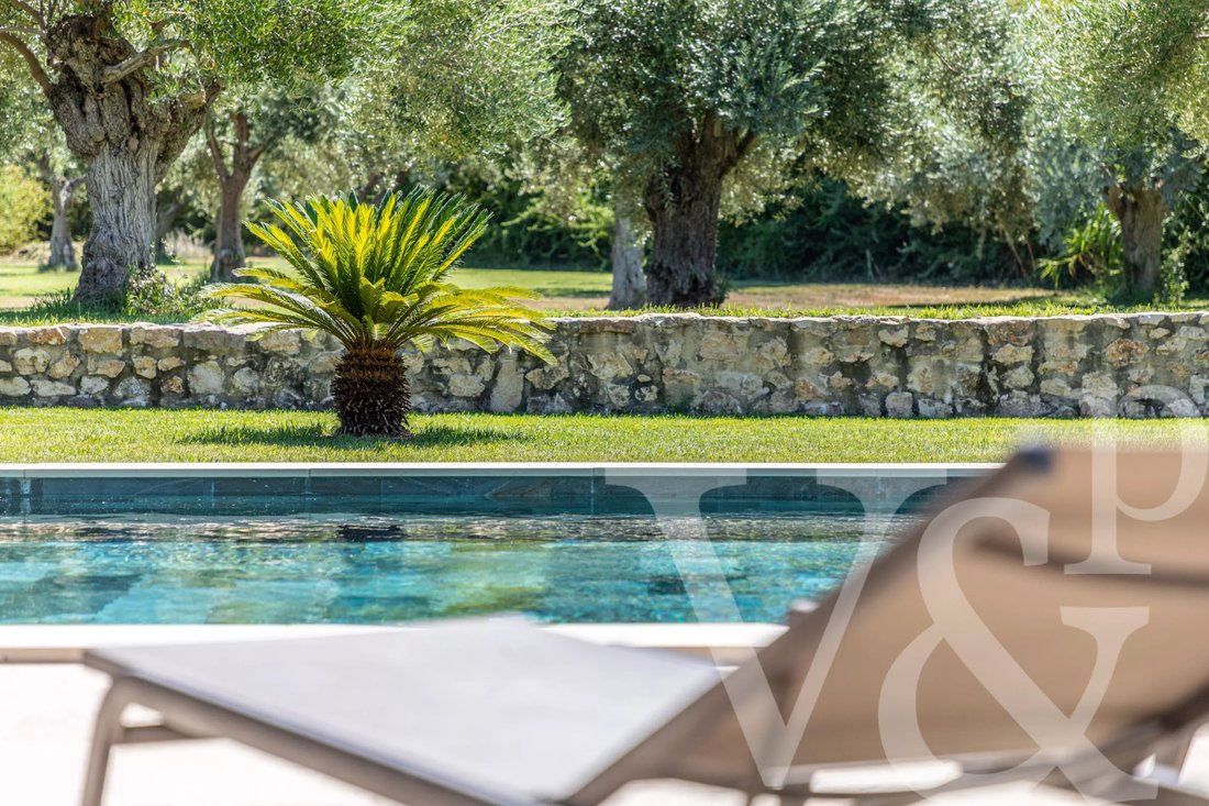 Estate in Saint-Rémy-de-Provence, Provence-Alpes-Côte d'Azur, France 1 - 17227209