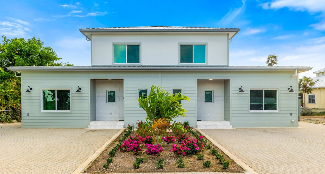 House in Savannah, Bodden Town, Cayman Islands 1 - 18536303