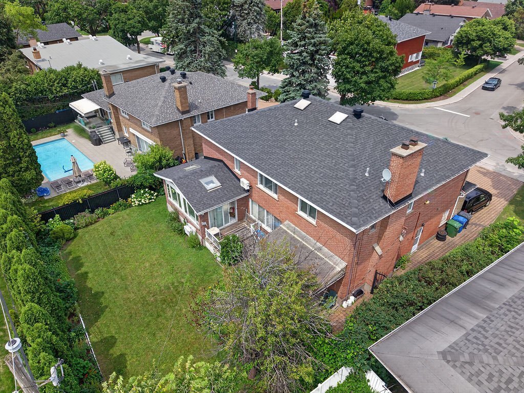 House in Mount Royal, Quebec, Canada 4 - 18532424