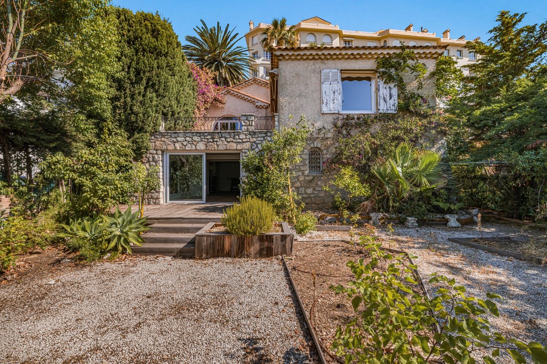 House in Saint Nicolas, Cannes, France 1 - 18533897