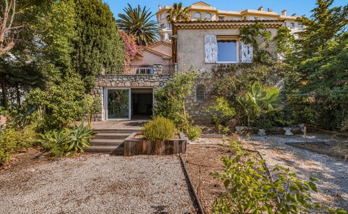 House in Saint Nicolas, Cannes, France 1