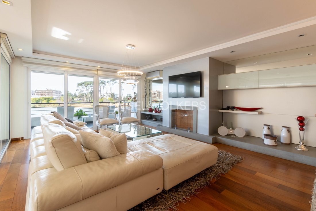 Apartment in Ciudad de la Costa, Canelones Department, Uruguay 1 - 18533269