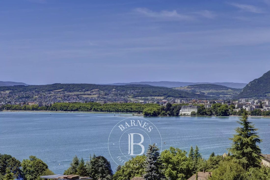 Villa in Veyrier-du-Lac, Auvergne-Rhône-Alpes, France 2 - 18533553