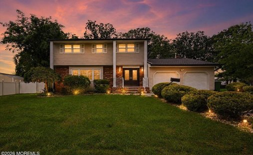 House in Sayreville, New Jersey, United States 1