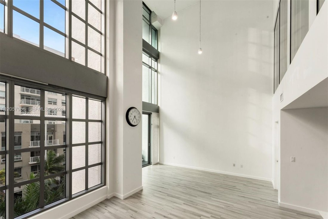 Condo in Miami, Florida, United States 3 - 18536060